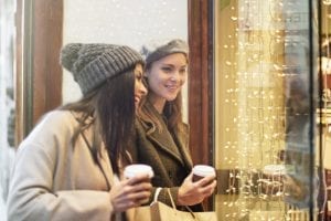 use temporary retail displays for your seasonal marketing